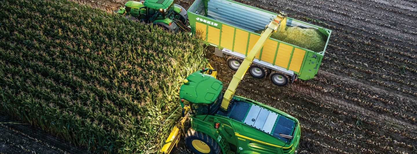 John Deere bietet Machine Sync jetzt auch für Traktoren und Feldhäcksler an