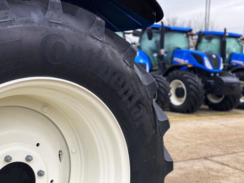 Die Traktoren von New Holland können auf Wunsch mit Continental Reifen in verschiedenen Größen ausgestattet werden.